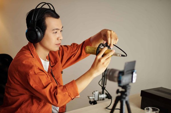 Quels microphones sont recommandés pour le podcasting et le streaming ?